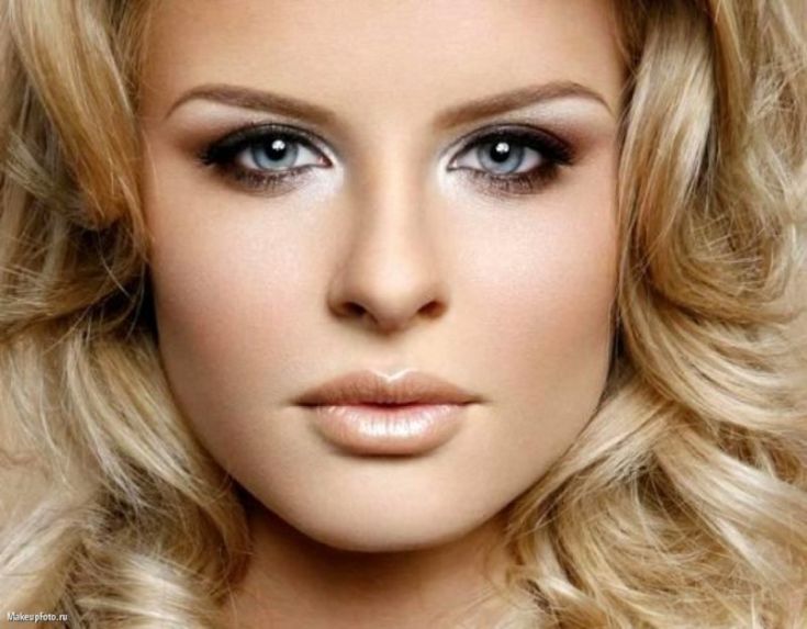 Как сделать яркий макияж для блондинки