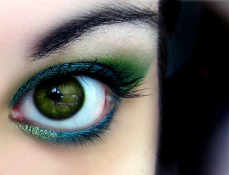 Макияжа глаза зеленые на картинке
