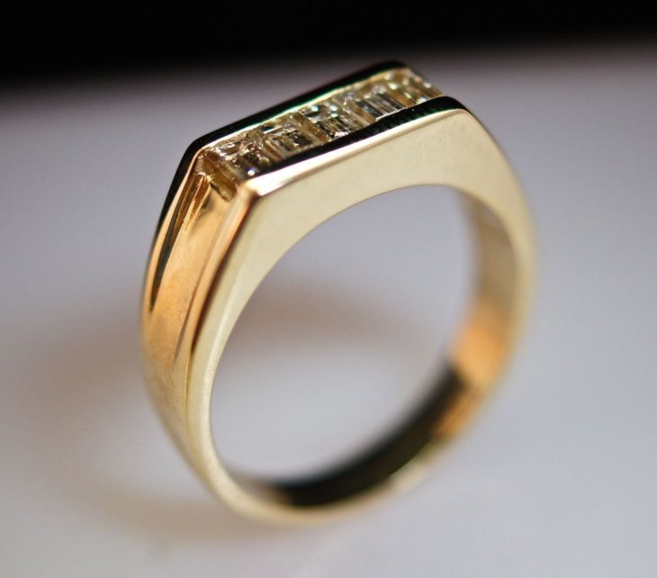 Фото кольцо мужское обручальное кольцо