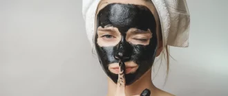 Черная маска для лица