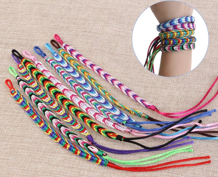 Плетение браслетов из ниток мулине: аксессуар для друзей и родных